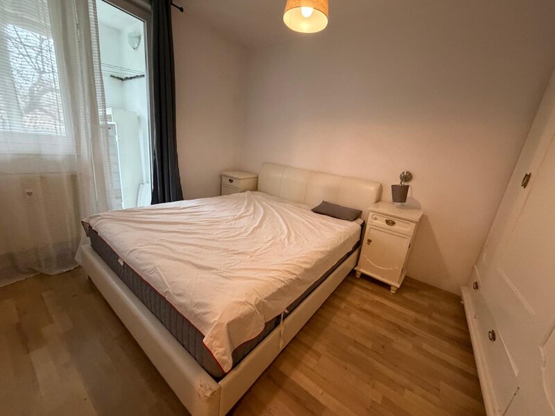 Baba Novac, langa Parc IOR, Campia Libertatii, metrou Titan.